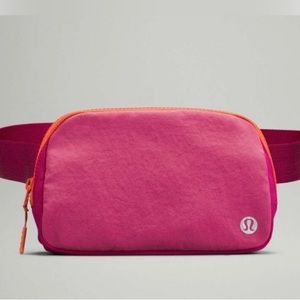 Lululemon Everywhere Belt Bag in Pink Lychee / Ripened Raspberry